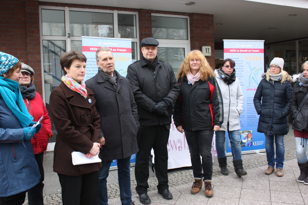 Zu internationalen Tag gegen Gewalt an Frauen werden wie hier in Königs Wusterhausen weltweit Zeichen gesetzt (Foto: LDS-Pressestelle)