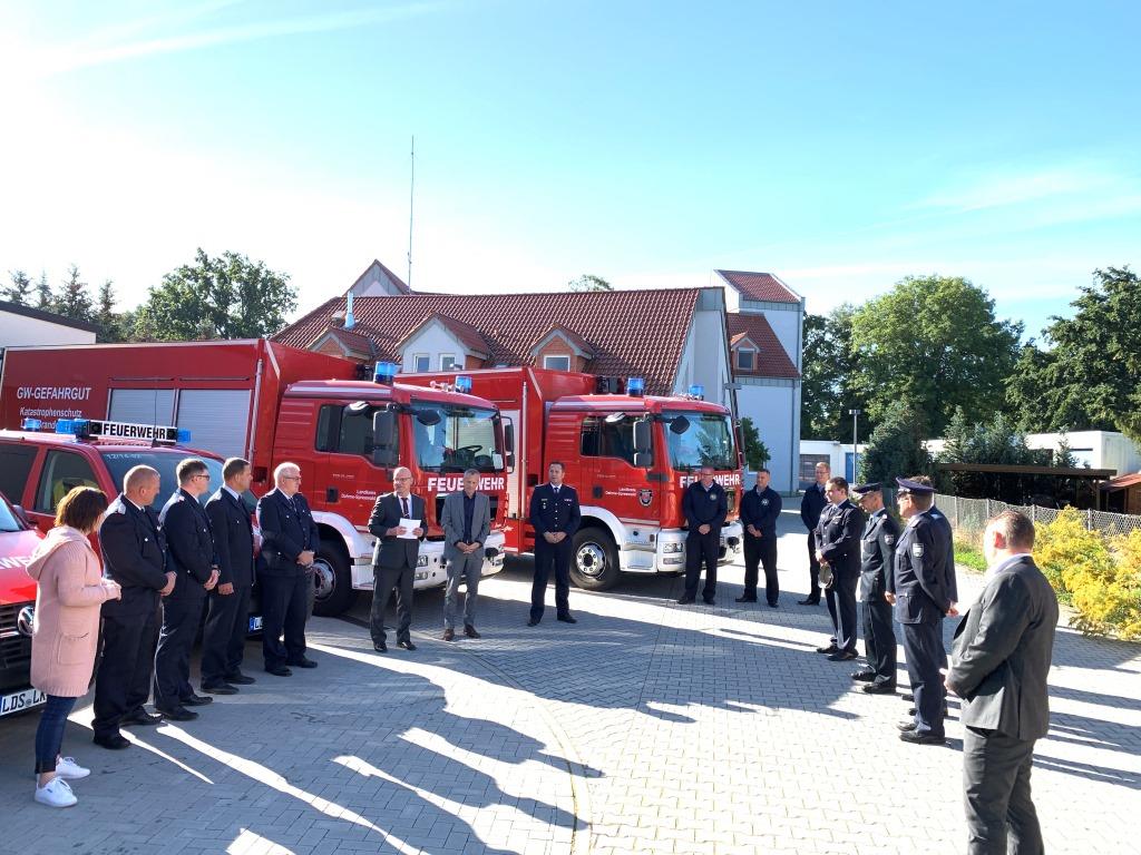 Übergabe Feuerwehr-Gerätewagen
