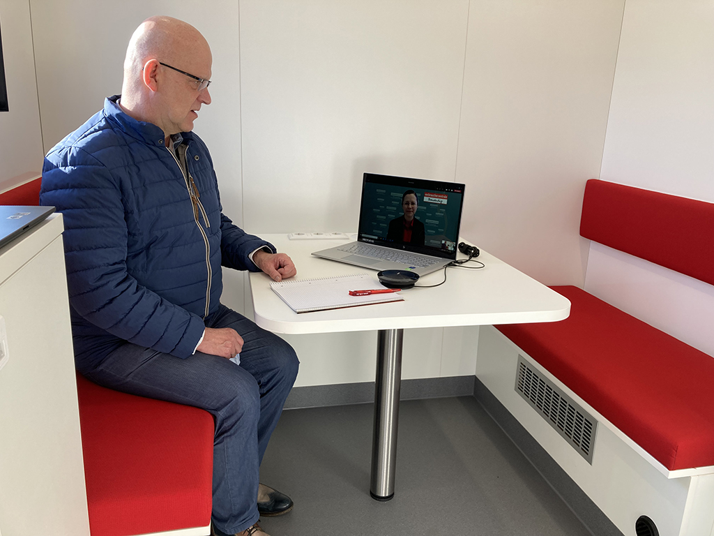 Stephan Loge im digitalen Gespräch mit der Verbraucherzentrale Brandenburg (Foto: Pressestelle, Landkreis Dahme-Spreewald)