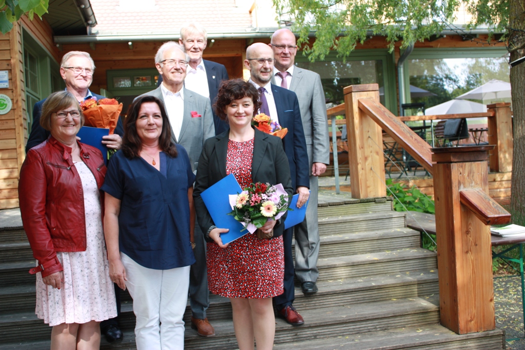 Die Ausgezeichneten: 1. Reihe v.l.n.r. Cornelis Gronau, Martina Schreiber, Agnieszka Smikalla; 2. Reihe v.l.n.r. Walter Exner, Dr. Karlheinz Bendzko, Cesary Sadrakula; 3. Reihe Martin Wille (l.), Stephan Loge (r.) Bild: LDS