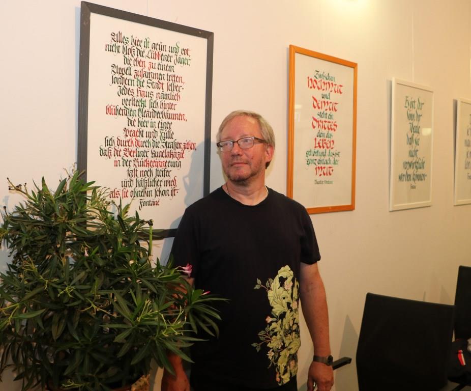 Hobbykalligraf Ingo Schiege (Fotos: LDS)