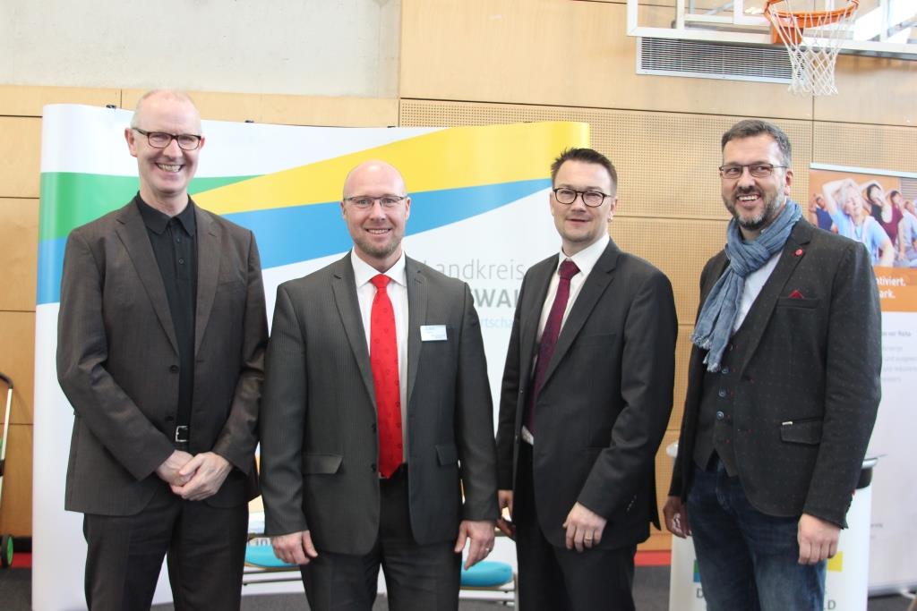 v.l.n.r. Wirtschaftsförderer Gerhard Janßen, Boris Müller (Geschäftsstellenleiter der Agentur für Arbeit Königs Wusterhausen), Volker Basche  (Leiter des Jobcenters Dahme-Spreewald) und Carsten Saß (Sozialdezernent im Landkreis Dahme-Spreewald)