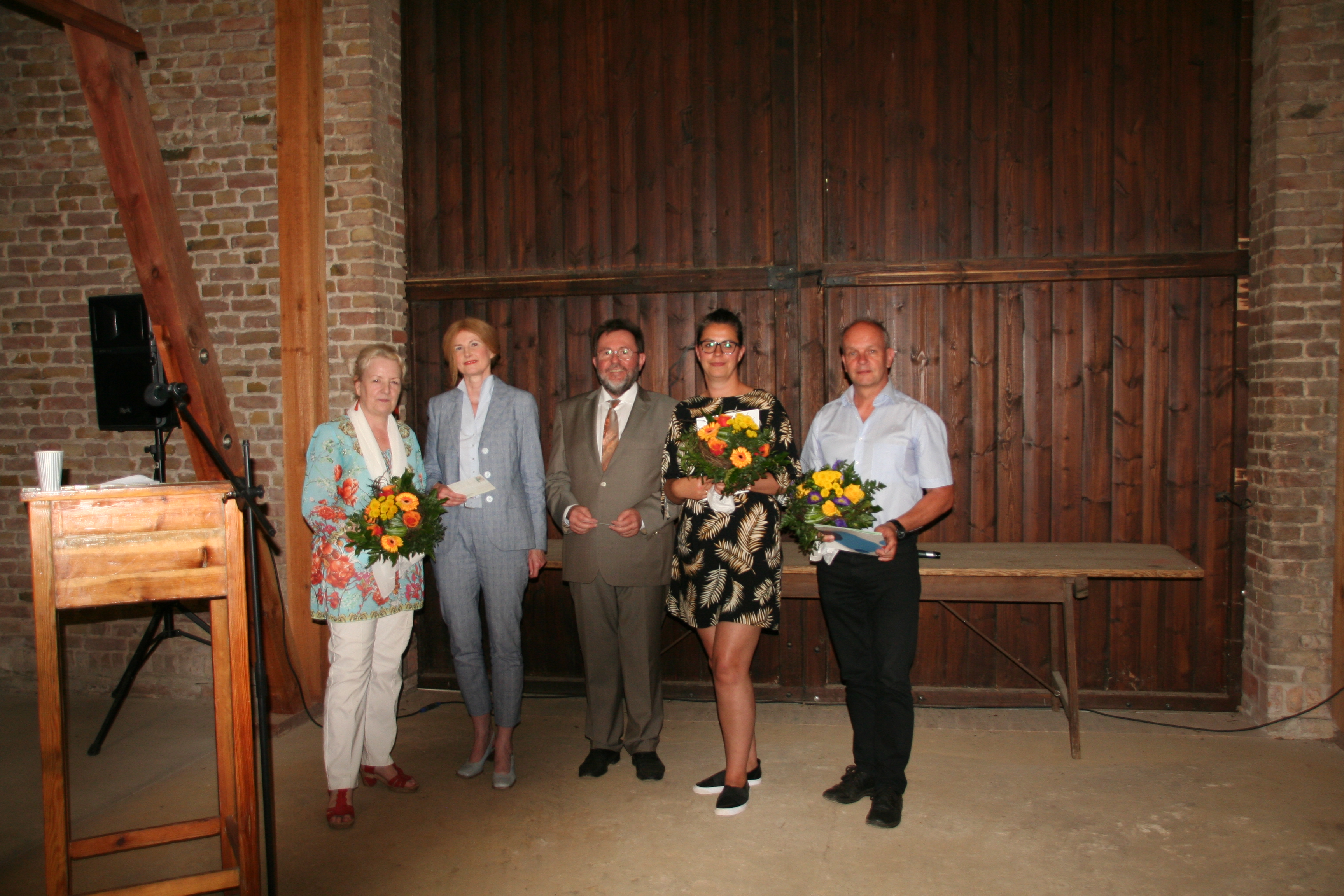 Kursleiterehrung Sybille Grunert, Susanne Rieckhof, Serge Lacombe, Katja Steffatius, Ralf Donat (v.l.n.r.)//Foto: VHS