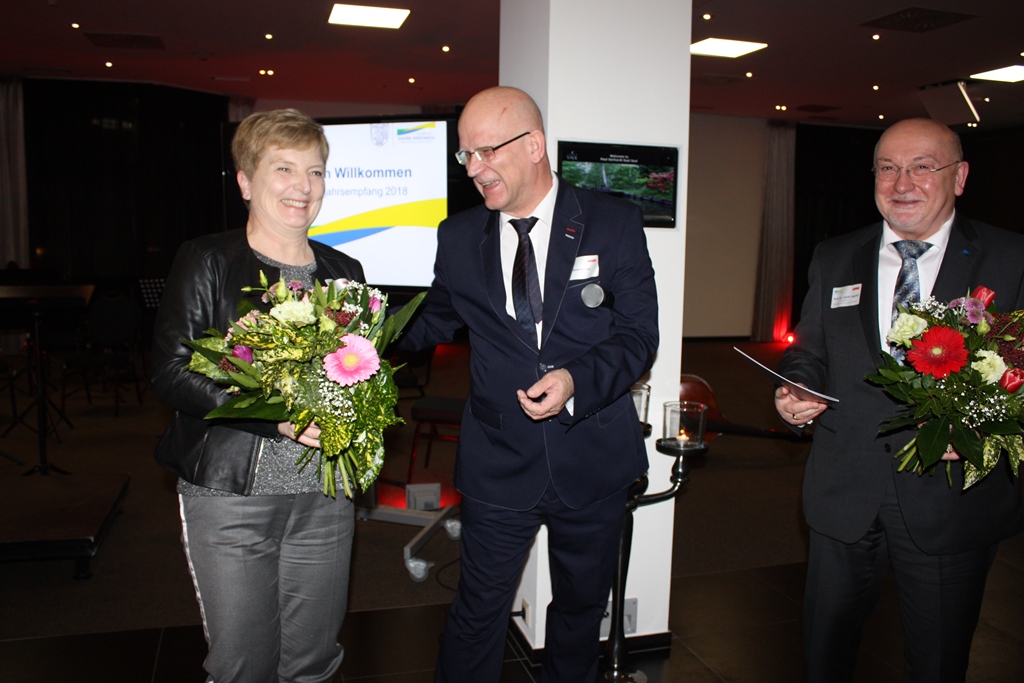 Prof. Dr. Ulrike Tippe, Landrat Stephan Loge und Prof. Dr. László Ungvári (v. l. n. r.)