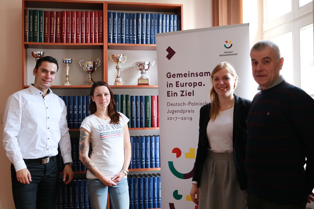 von links: Mathias Liebe und Anne-Kathrin Purann (Kreisjugendfeuerwehrverband Dahme-Spreewald e.V.), Katarzyna Rzyska und Marian Skibinski (Freiwillige Feuerwehr Kaszczor / LK Wolsztyn (PL)) Foto: Mathias Liebe