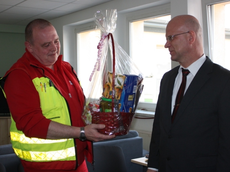 Landrat besucht Rettungswache KW