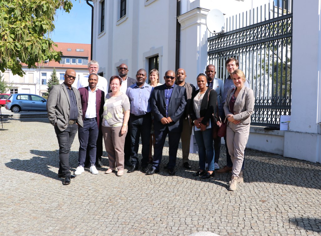 Südafrikanische Delegation informierte sich über die Aufgaben im Kataster- und Vermessungsamt (Foto: LDS)