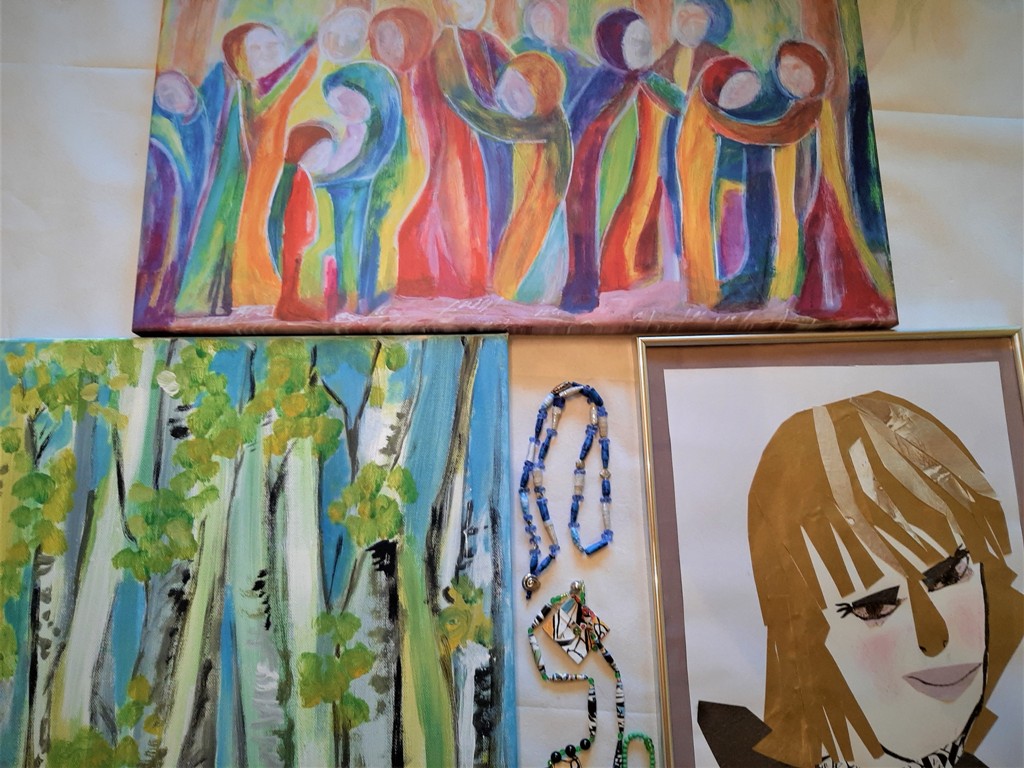 Titelbild „Farbenspiele auf und mit Papier“