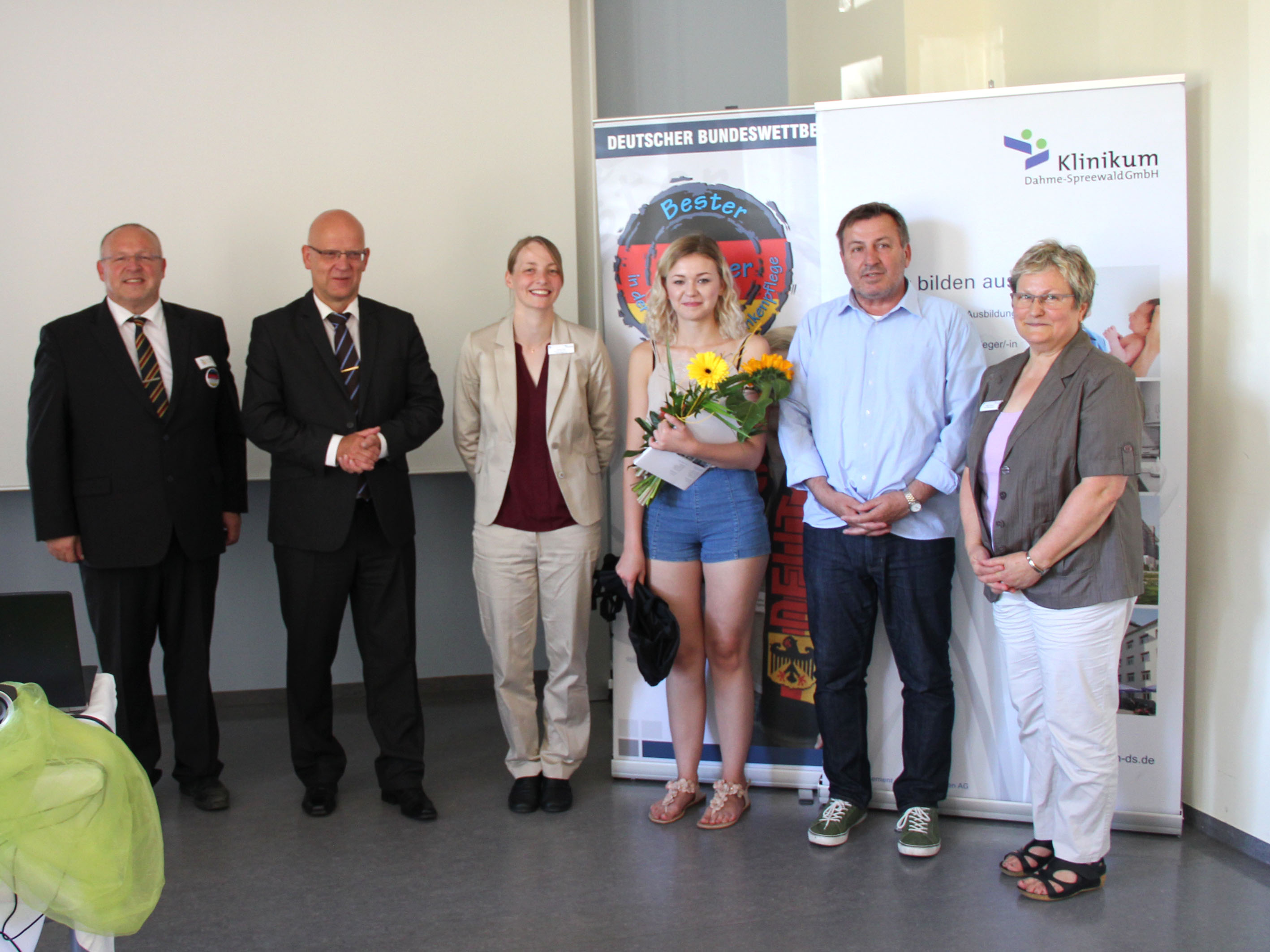 Urkundenübergabe und Würdigung der Drittplatzierten im Wettbewerb 2017: Jens Frieß, Stephan Loge, Claudia Heim, Laura Böttcher, Siegfried Huhn, Regina Kupsch   