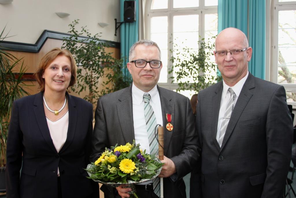 v.l.n.r. Ministerin Britta Ernst, Heinz-Georg Hanke, Landrat Stephan Loge