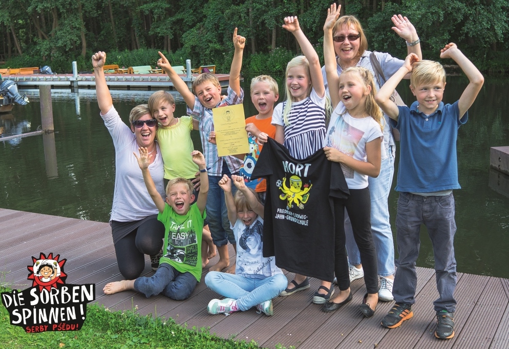 (v.l.n.r.) Hortnerin Carolin Otto, Käthe, Elias, Phillip, Jessica, Ole, Mara, Klassenleiterin Marion Krüger, Paula, Lennard (Foto: Ascher)