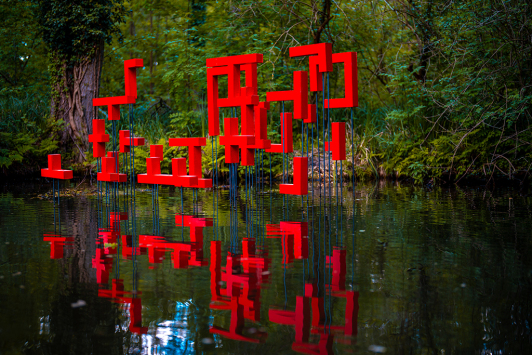 Zu sehen ist das Kunstwerk von Davide Tagliabue - The Hidden Rules of Life zur aquamediale 16. Zu sehen ist das Kunstwerk von Davide Tagliabue - The Hidden Rules of Life zur aquamediale 16.