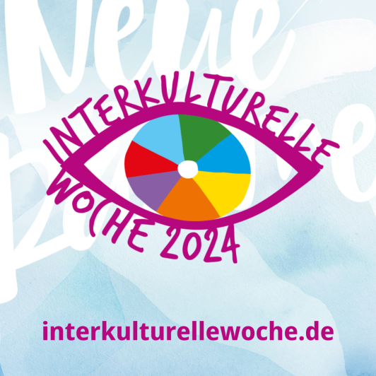 Sie sehen das offizielle Ankündigungsplakat zur Interkulturellen Woche 2024.