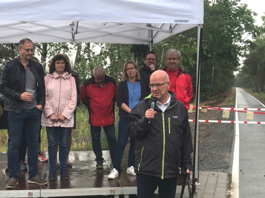 Umweltministerium und drei Landkreise eröffnen Heideradweg in der Lieberoser Heide. Umweltministerium und drei Landkreise eröffnen Heideradweg in der Lieberoser Heide.