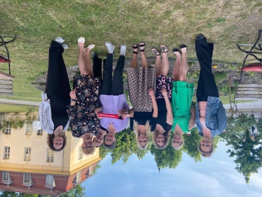 Gründungsveranstaltung des gleichstellungspolitischen Netzwerkes im Landkreis Dahme-Spreewald (22.05., Königs Wusterhausen)v.l.n.r. Anna Emmendörfer (Frauenpolitischer Rat Land Brandenburg e.V.), Anja Lucas (Mitarbeiterin GBA Landkreis Dahme-Spreewald), Dorothea Kästner (Sozialarbeiterin Frauenhaus/GBA Landkreis Dahme-Spreewald), Doreen Wagner (Mitarbeiterin GBA Landkreis Dahme-Spreewald), Solveig Schuster (GBA Gemeinde Schönefeld), Claudia Schlaier (Fachbereichsleiterin Politik, Gesellschaft und Umwelt VHS LDS), Elke Voigt (GBA Landkreis Dahme-Spreewald) und Miriam Roßdeutscher (GBA Stadt Königs Wusterhausen