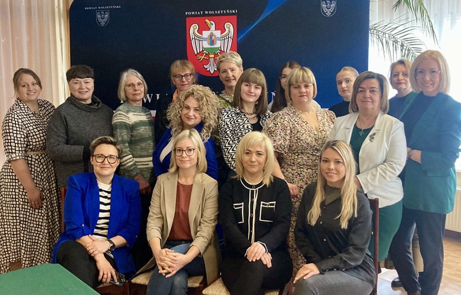 Zu sehen sind die Teilnehmerinnen des Workshops aus Polen und Deutschland in Wolsztyn (8.-10. März 2024). Zu sehen sind die Teilnehmerinnen des Workshops aus Polen und Deutschland in Wolsztyn (8.-10. März 2024).