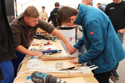 Zu sehen ist der Stand der se.services GmbH auf der Ausbildungsmesse 2025 in Königs Wusterhausen.