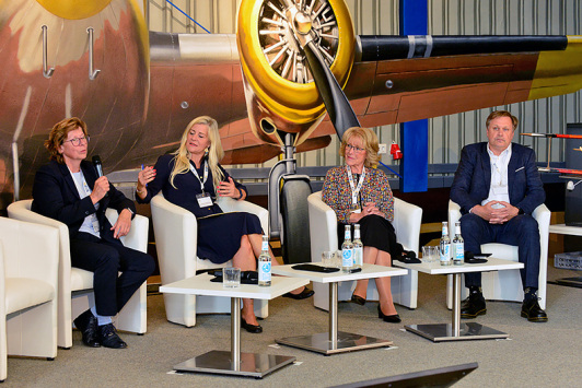 Gespräch mit Dr. Johanna Sonnenburg , Heike Zettwitz, Heike Wehlan und Frank Steffen bei SO26