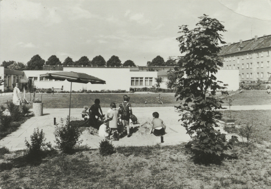 Zu sehen ist die Kindereinrichtung in der Goethestraße Königs Wusterhausen, 1981.