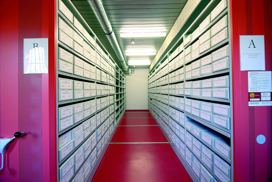 Zu sehen ist das Magazin des Kreisarchiv in Luckau.