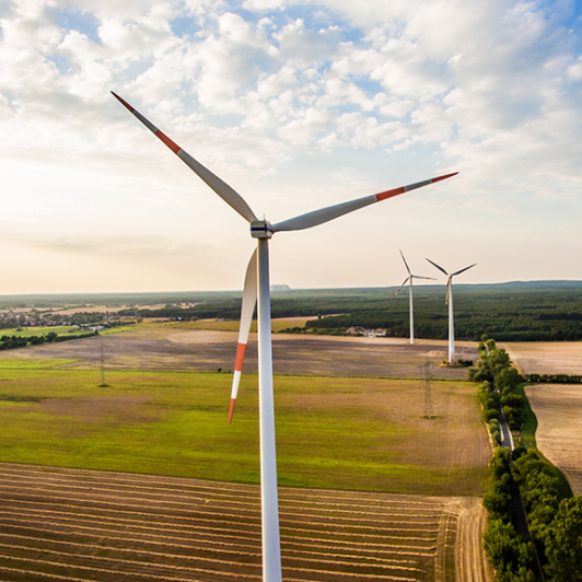 Zu sehen sind die Windkraftanlagen im Windpark Schönwalde Südost.