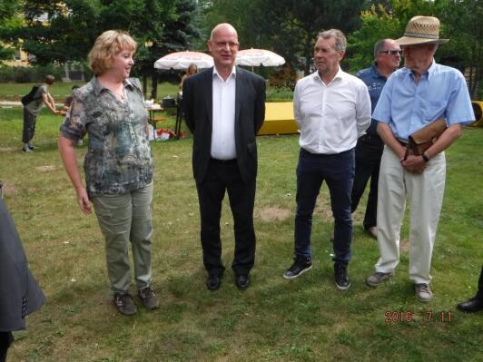 Herr Loge mit Gästen bei den Waldjugendspielen in Königs Wusterhausen