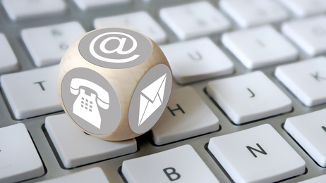 Fotolia Kontakt Tastatur Würfel mit Telefon, Internet