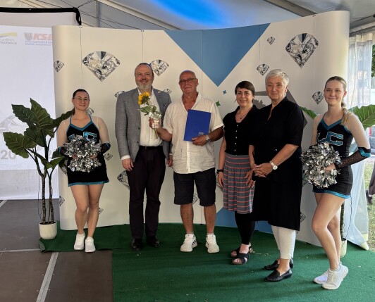 Sportlerehrung 2025 Sonderehrung SV Frankonia Wernsdorf v.l.n.r. Stefan Wichary, Fred Lanzke, Nadien Graßmel und Michaela Wiezorek