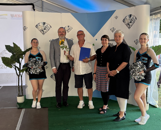 Sportlerehrung 2025 Sonderehrung SV Frankonia Wernsdorf v.l.n.r. Stefan Wichary, Fred Lanzke, Nadien Graßmel und Michaela Wiezorek