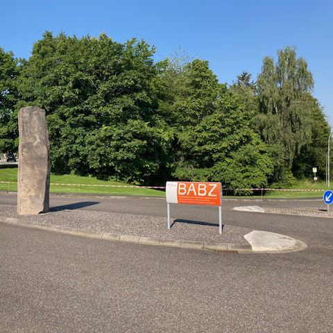 Zu sehen ist die Einfahrt zur Bundesakademie für Bevölkerungsschutz und Zivile Verteidigung (BABZ) in Ahrweiler.