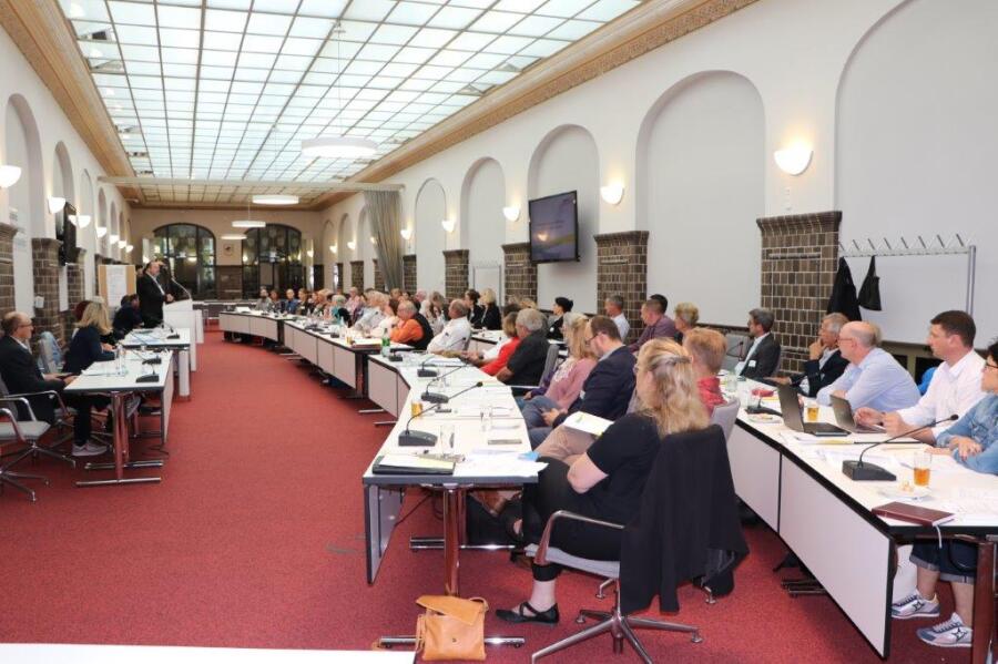 Werkstattgespräch "Pakt für Pflege" im Kreistagssaal des Landkreises.