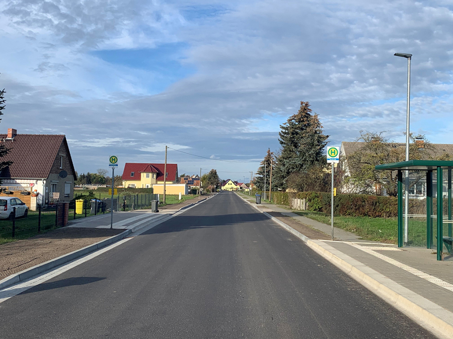 K6145 Fertigstellung Auf dem Bild ist die fertiggestellte Ortsdurchfahrt Falkenhain zu erkennen.