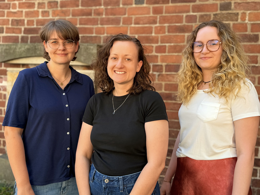 Auf dem Bild sehen Sie die Museumspädagoginnen Nicole Marien, Svenja Brummund und Anja Hartmann.