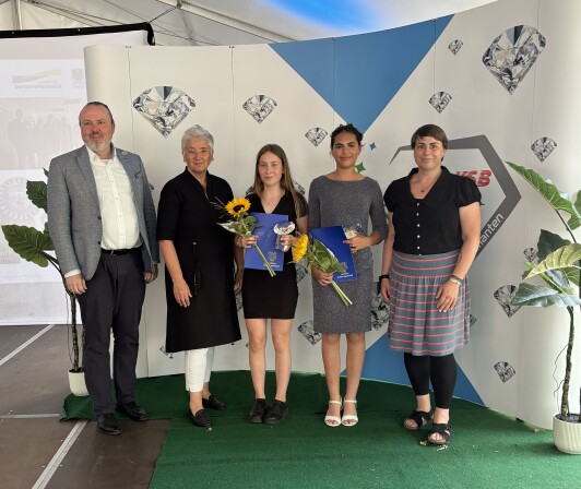 Sportlerehrung 2025 Kategorie Mannschaft 1.	Leichtgewichts-Doppelzweier (Wassersportverein Königs Wusterhausen e. V.) - Rudernv. l. n. r. Stefan Wichary, Michaela Wiezorek, Magdalena Fritsche, Amina Kamal und Nadine Graßmel
