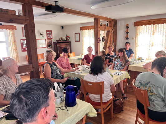 Zu sehen ist das Netzwerktreffen der Domowina Ortsgruppen im Landkreis Dahme-Spreewald. Zu sehen ist das Netzwerktreffen der Domowina Ortsgruppen im Landkreis Dahme-Spreewald.