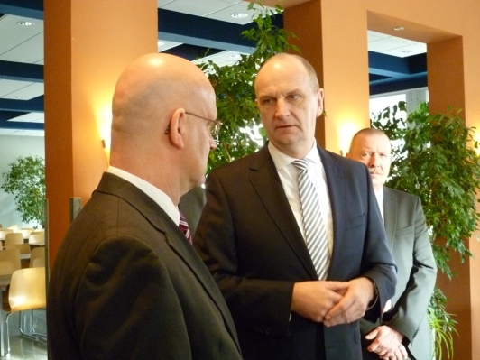 Landrat Herr Loge mit Ministerpräsident Dietmar Woidke