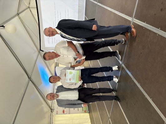 Überreichung des Kinderschutzzertifikates SV Walddrehna 72 e. V. v.l.n.r. Stefan Wichary, Steffen Sunkel, Ralf Kutz und Olaf Schulze