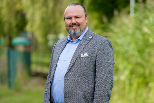 Ein Foto von Stefan Wichary (Dezernent für Soziales, Jugend, Gesundheit und Kultur).