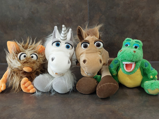 Innerhalb der Gruppenprophylaxe wird den Kinder spielerisch, mittels Handpuppen, das Zähneputzen nach der KAI Methode beigebracht.