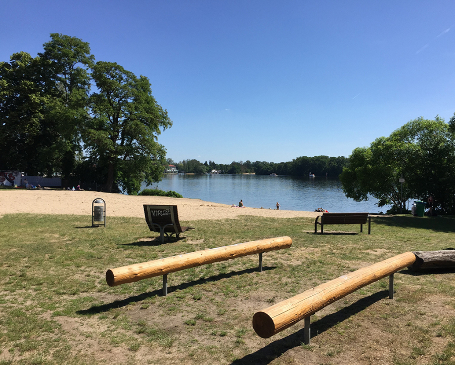 Strand des Zeuthener See in Eich­walde