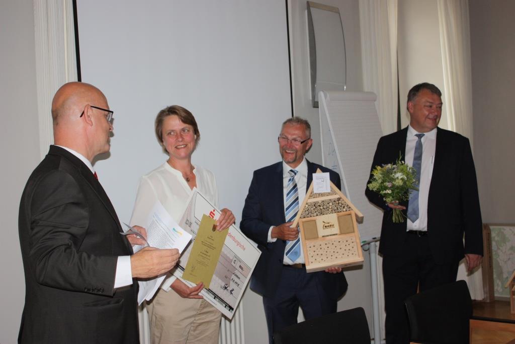 Susanne Leber erhält den 2. Preis