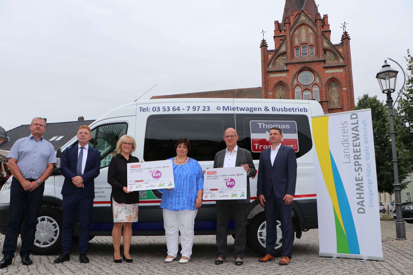 Einweihung Flächenbus Gruppenfoto